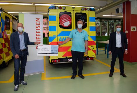 20 mila franchi per 20 anni di attività: donazione della Banca Raiffeisen Tre Valli all’associazione Tre Valli Soccorso 20 mila franchi per 20 anni di attività: donazione della Banca Raiffeisen Tre Valli all’associazione Tre Valli Soccorso